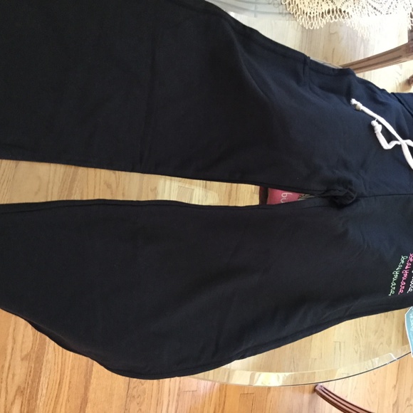 College fun active wear - Picture 14 of 16